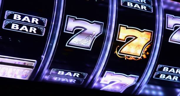 Lightning Dice mobile interface on Android phone Lightning Dice mobile interface on Android phone